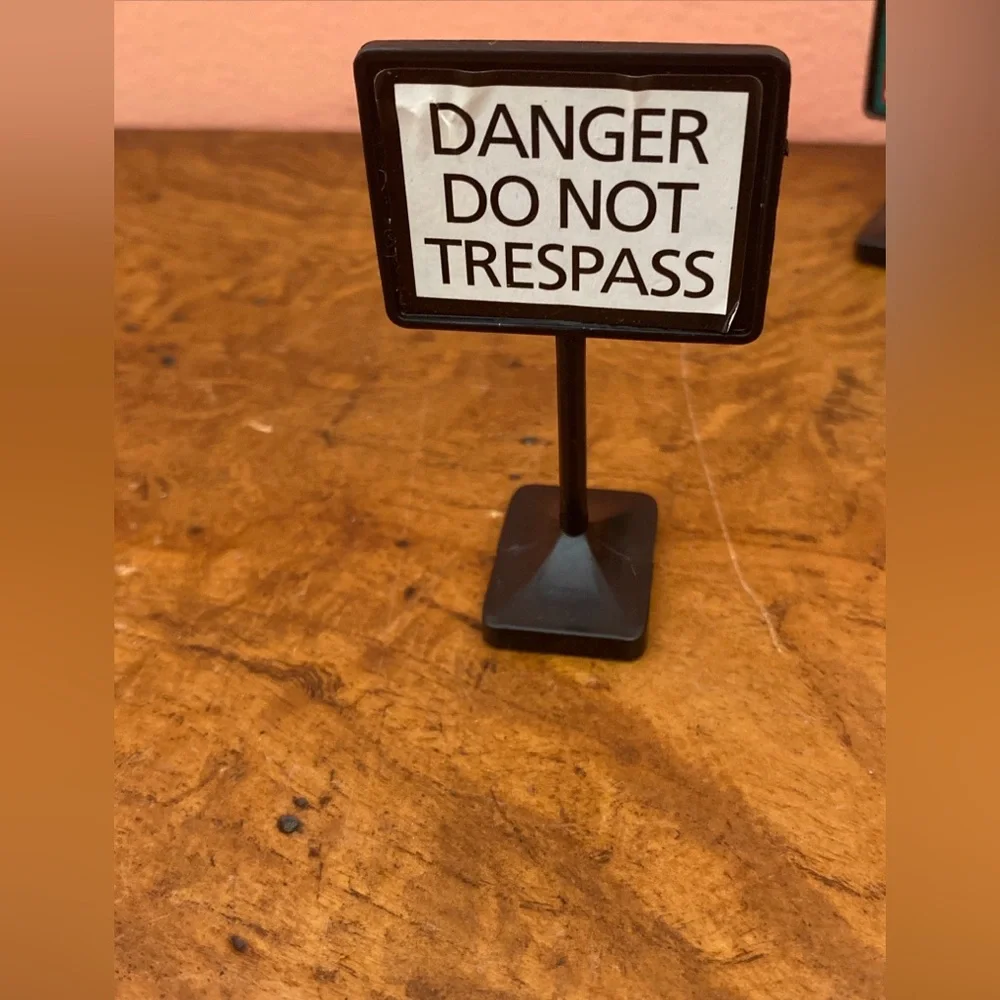 Eztec 37189 North Pole Express Christmas Train Replacement 7 Road Signs - Picture 3 of 13